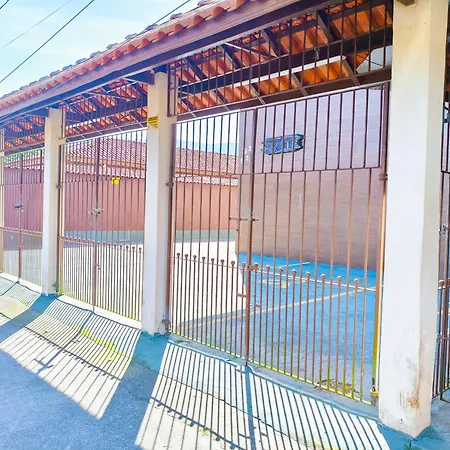 Apto 4 min apenas da Praia da Enseada e da Balsa com acesso à Prainha Branca, Excelente localização no Centro de Bertioga, vaga de garagem, área de churrasqueira, ar condicionado, secador de cabelo, wifi e Netflix, também ao lado do Rio para pescar-2